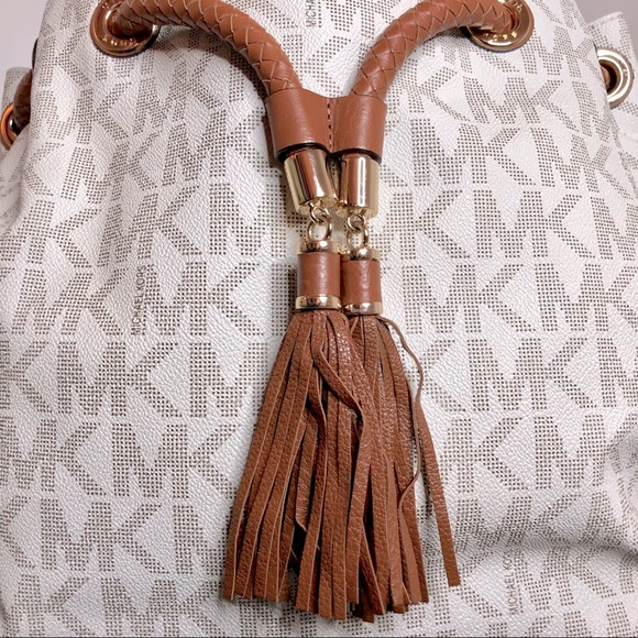 Michael Kors Jet Set Large Gathered Tote Bag - Picture 5 of 15